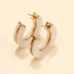 Gold Tone White Chunky Hoop Earrings Resin Statement Preppy Minimalist casual💖